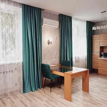 Квартира Посуточно Лободы 5 Karagandi Kültér fotó